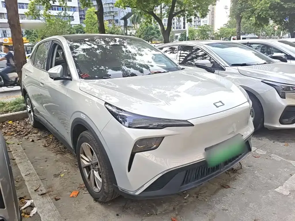 Besturn Yueyi 03 2025 445km Premium Selection Edition — Фото автомобиля 3