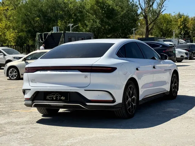 BYD Han — Фото автомобиля 9