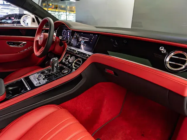 Bentley Continental — Фото автомобиля 6