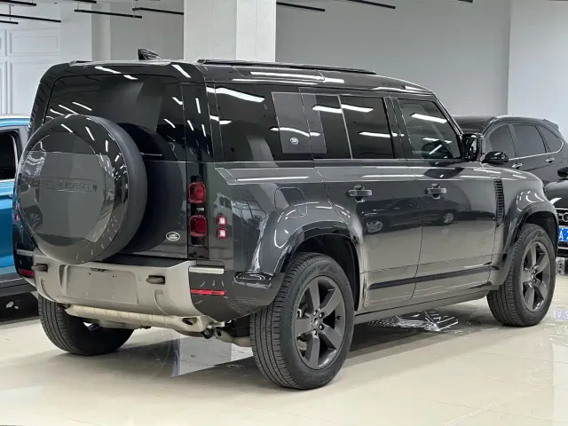 Land Rover Defender — Фото автомобиля 3