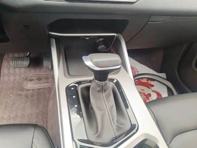 Geely Emgrand — Фото автомобиля 13