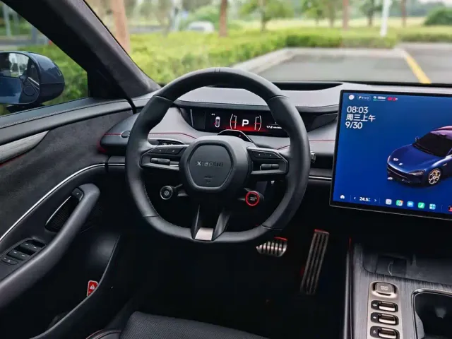 Xiaomi SU7 — Фото автомобиля 11