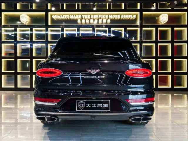 Bentley Bentayga — Фото автомобиля 5