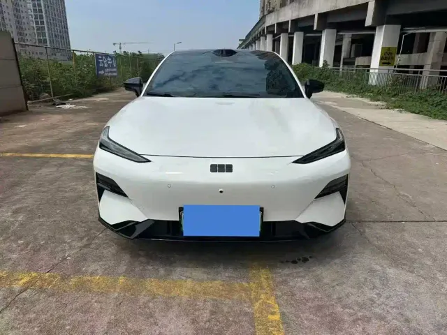 Geely Galaxy E8 — Фото автомобиля 2