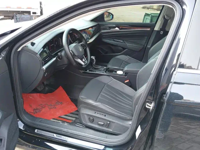 Volkswagen Passat — Фото автомобиля 9