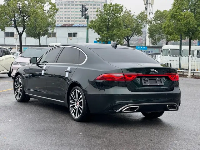 Jaguar XFL — Фото автомобиля 10