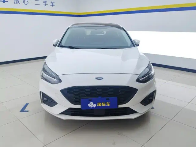Ford Focus — Фото автомобиля 2