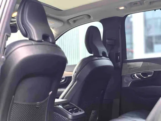 Volvo XC90 — Фото автомобиля 4