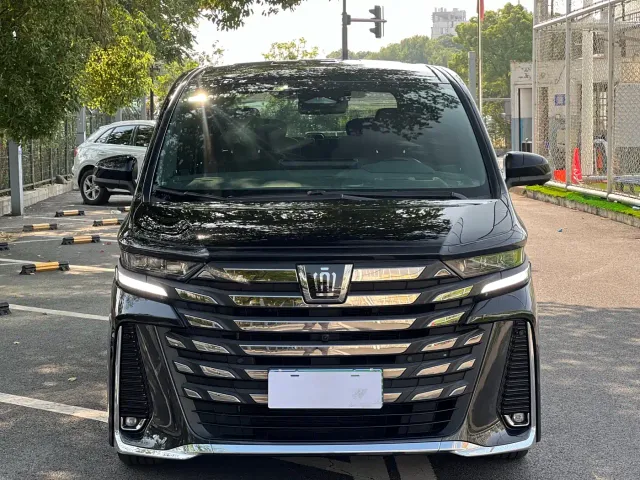 Toyota Vellfire — Фото автомобиля 2