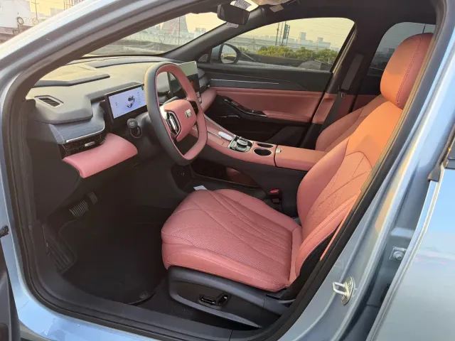 Geely Galaxy L6 — Фото автомобиля 14