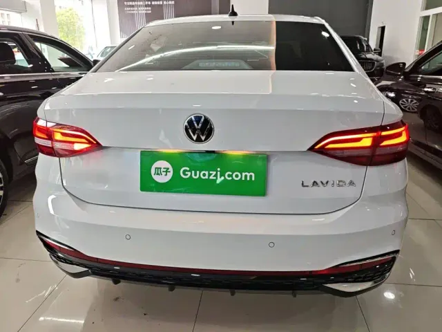 Volkswagen Lavida — Фото автомобиля 5