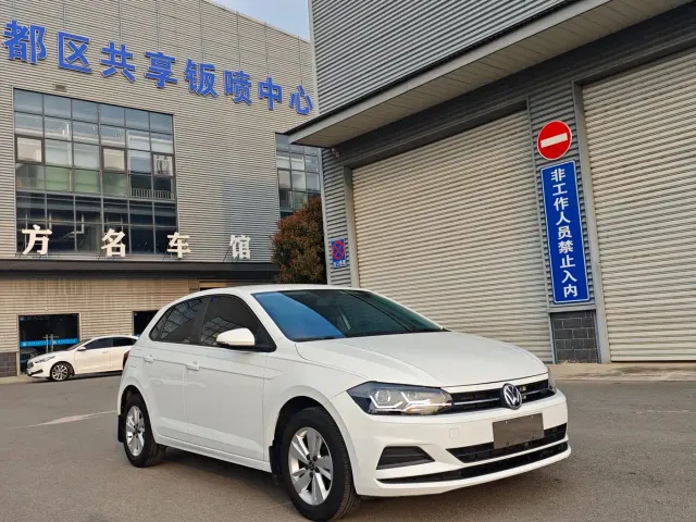 Volkswagen Polo — Фото автомобиля 3