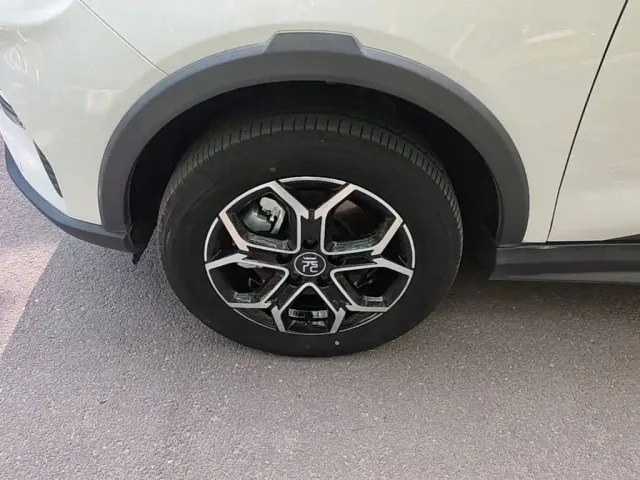 BYD Yuan Pro — Фото автомобиля 22
