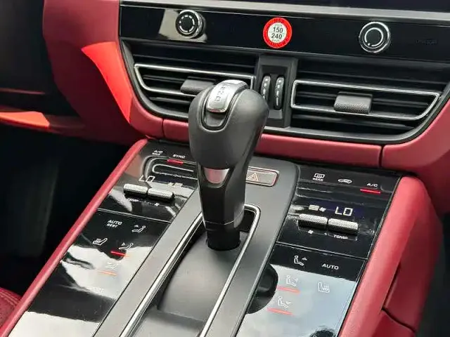 Porsche Macan — Фото автомобиля 9