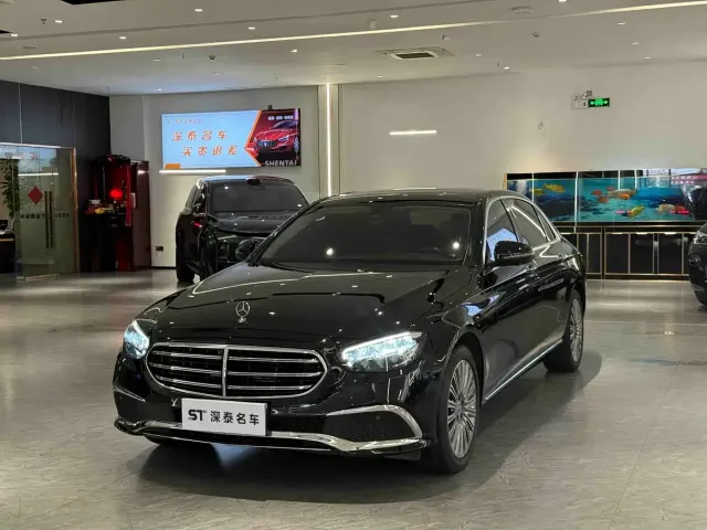 Фотография автомобиля — Mercedes-Benz E-Class