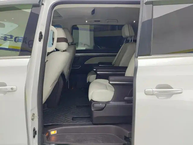 GAC Trumpchi M8 — Фото автомобиля 11
