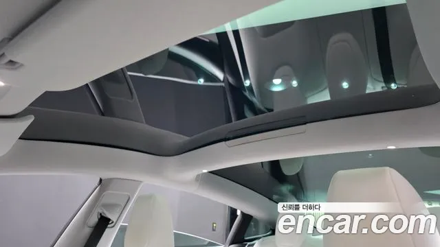 Tesla Model 3 — Фото автомобиля 24