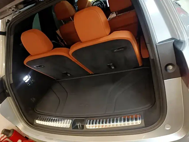 Li Auto L8 — Фото автомобиля 18