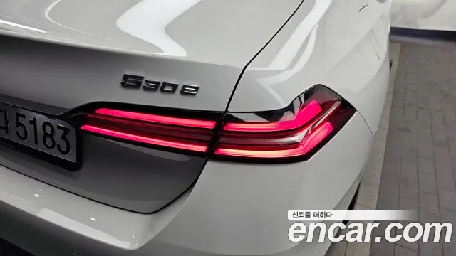 BMW 5-Series 5 серия (G60) — Фото автомобиля 21