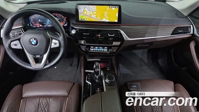 BMW 5 Series G30 — Фото автомобиля 10