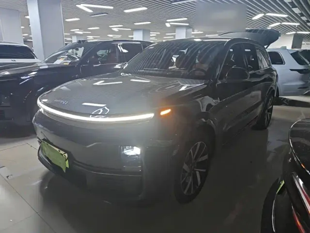 Фотография автомобиля — Li Auto L8