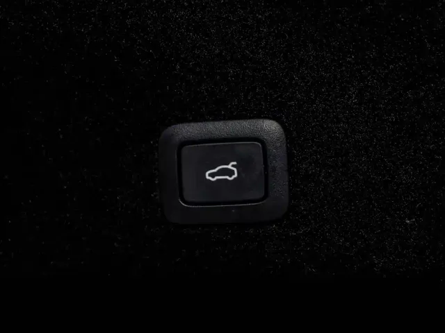 Xiaomi SU7 — Фото автомобиля 7