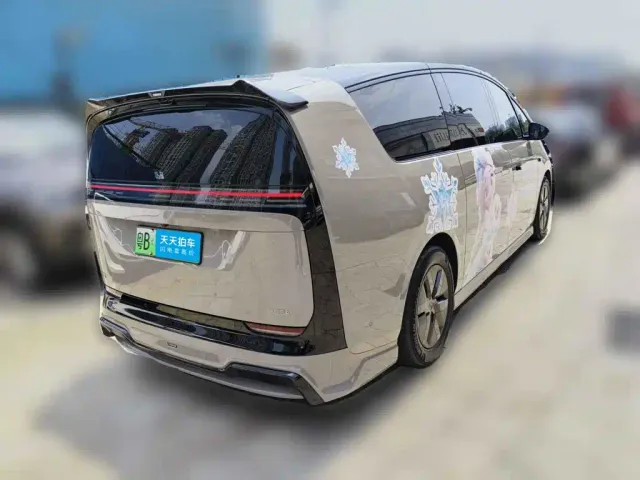 Li Auto MEGA — Фото автомобиля 2