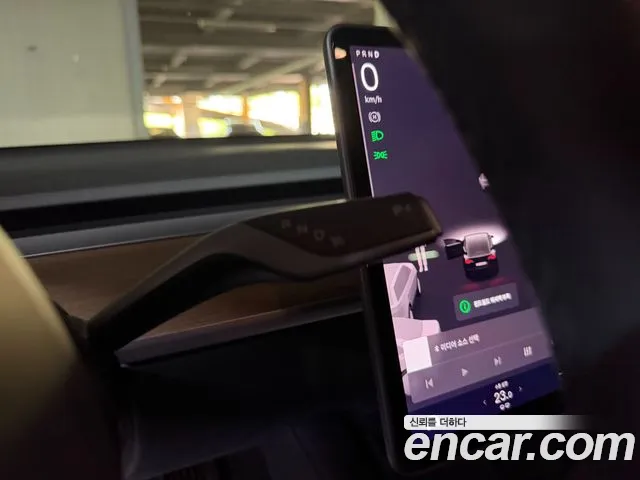 Tesla Model 3 — Фото автомобиля 9