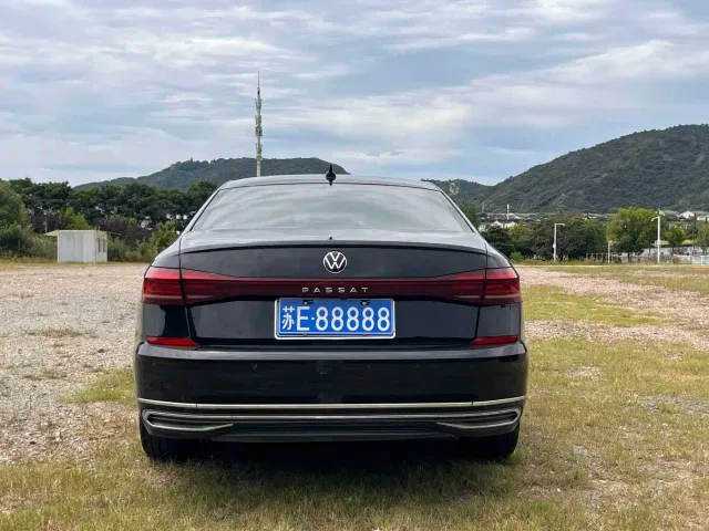 Volkswagen Passat — Фото автомобиля 5