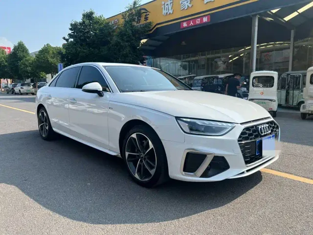 Audi A4L — Фото автомобиля 3