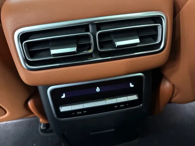 Li Auto L7 — Фото автомобиля 18