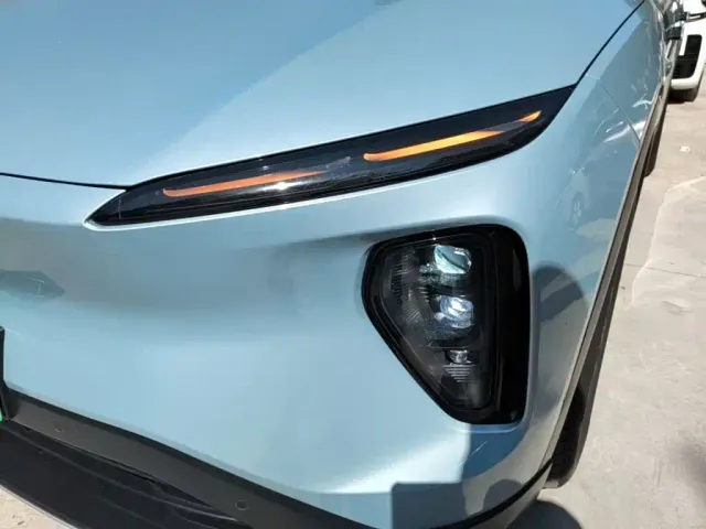 Nio ES6 — Фото автомобиля 23