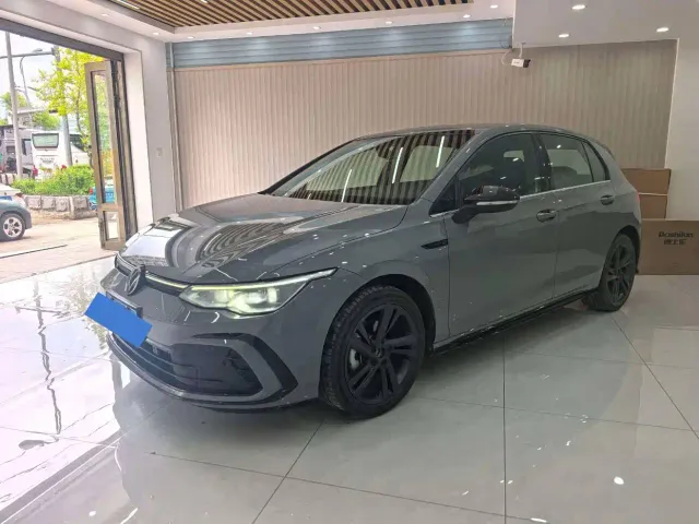 Фотография автомобиля — Volkswagen Golf