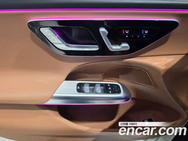 Mercedes-Benz E-Class — Фото автомобиля 12