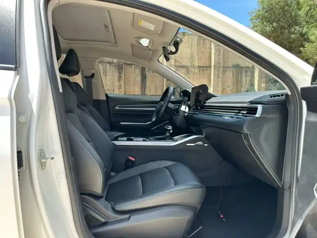Geely Emgrand — Фото автомобиля 12