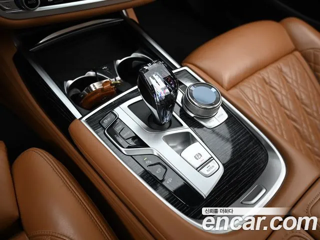 BMW 7-Series — Фото автомобиля 9