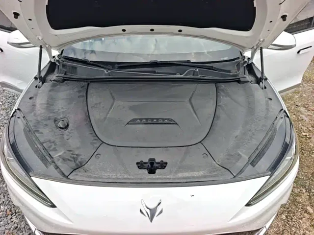 Arcfox Alpha S — Фото автомобиля 19