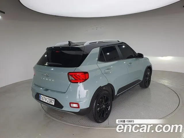 Hyundai Venue — Фото автомобиля 2