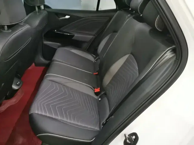 Volkswagen ID.3 — Фото автомобиля 16