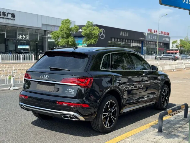 Audi Q5L — Фото автомобиля 7