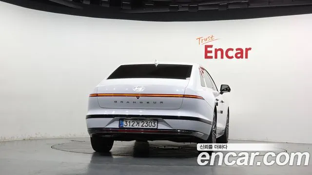Hyundai Grandeur GN7 — Фото автомобиля 4