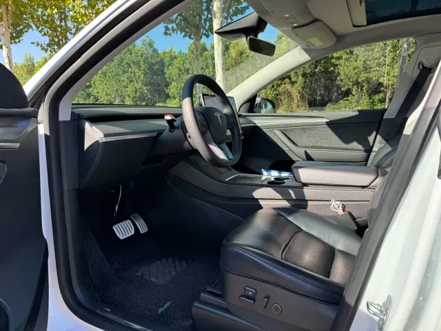 Tesla Model Y — Фото автомобиля 6