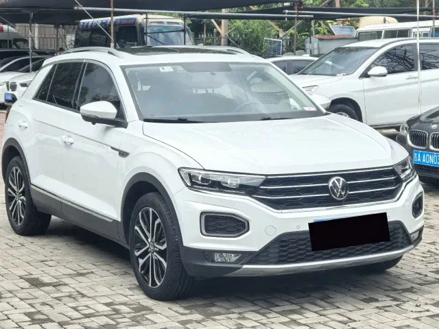 Volkswagen T-Roc — Фото автомобиля 3