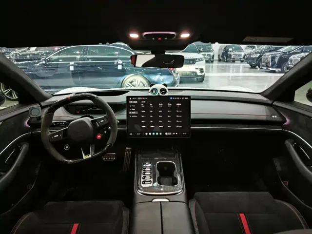 Xiaomi SU7 Ultra — Фото автомобиля 5