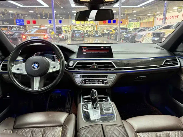 BMW 7 Series — Фото автомобиля 8