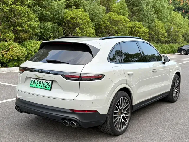 Porsche Cayenne New Energy 2021 Cayenne E-Hybrid 2.0T — Фото автомобиля 16