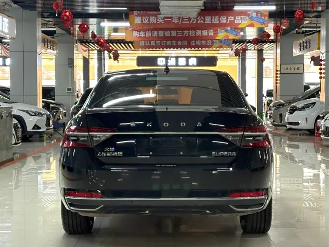 Skoda Superb — Фото автомобиля 8