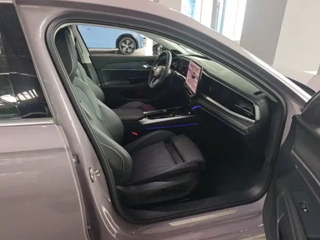 Volkswagen Passat — Фото автомобиля 8