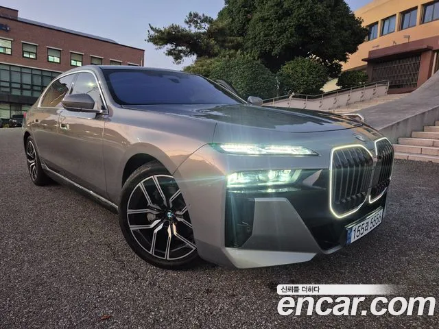 BMW 7 Series G70 — Фото автомобиля 11