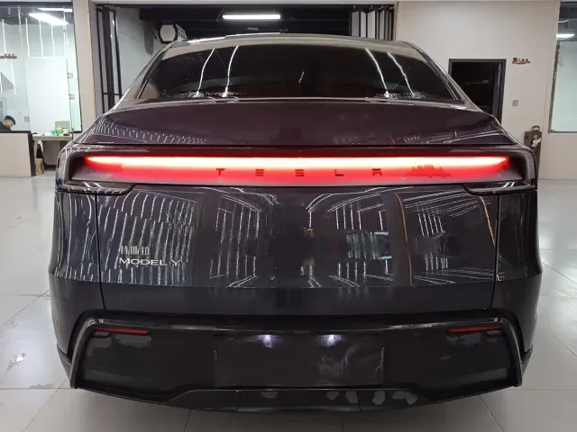 Tesla Model Y — Фото автомобиля 7